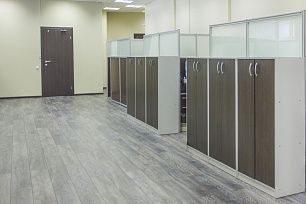 Низкие перегородки и тумбы для рабочих мест