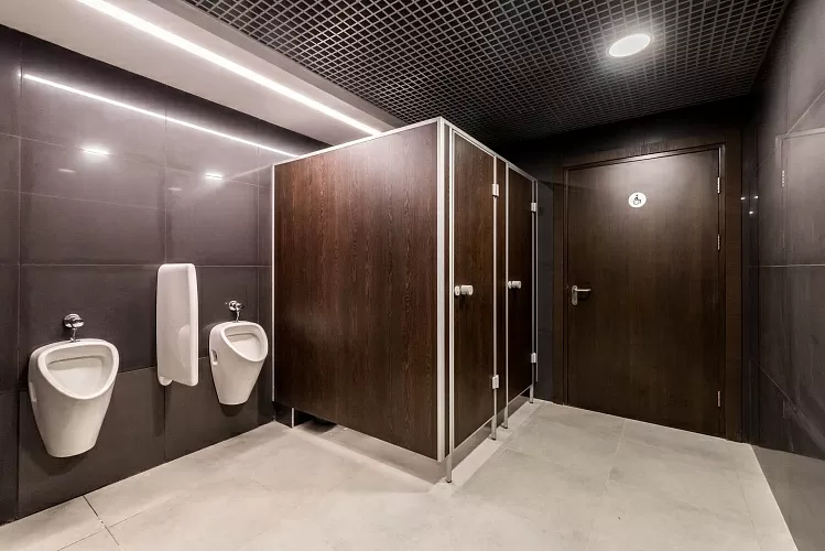 Офисные санитарно-технические перегородки, кабинки туалетов и душевых в СПб